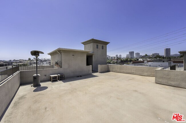 Building Photo - 1820 Benecia Ave