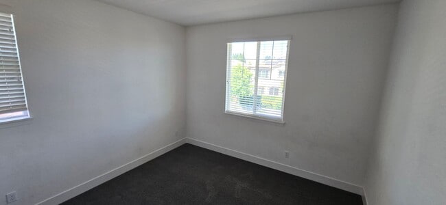 Building Photo - Located in the desirable K-Section of Rohnert Park