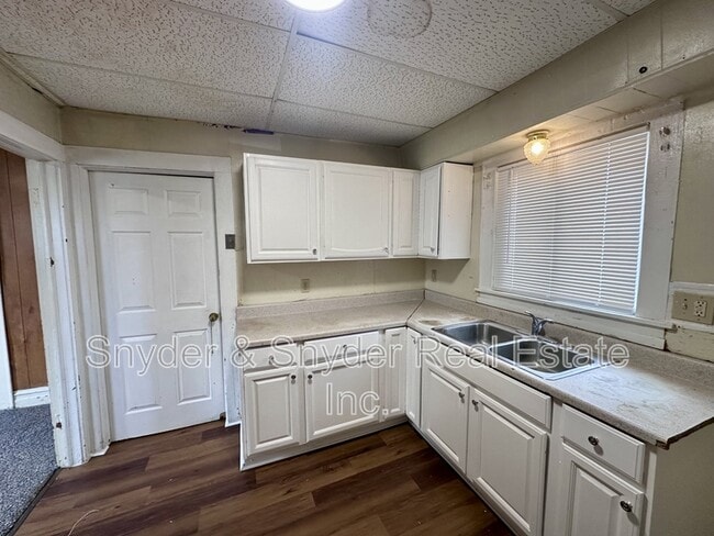 Building Photo - 208 Denver St