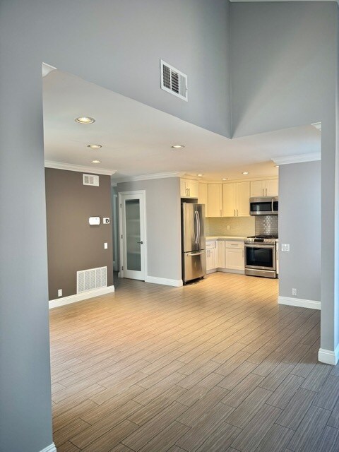 Building Photo - 2524 Elden Ave