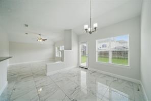 Building Photo - 9819 Lynnrose Springs Dr