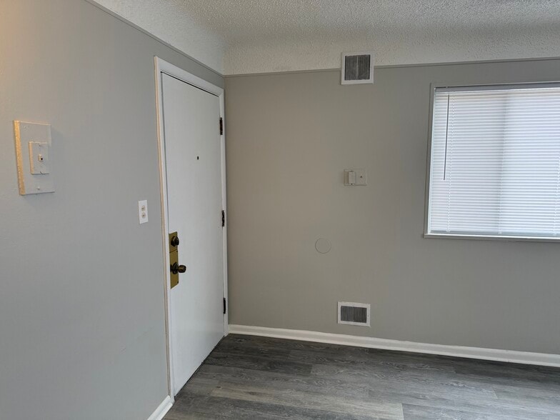 Building Photo - 19044 Schoolcraft