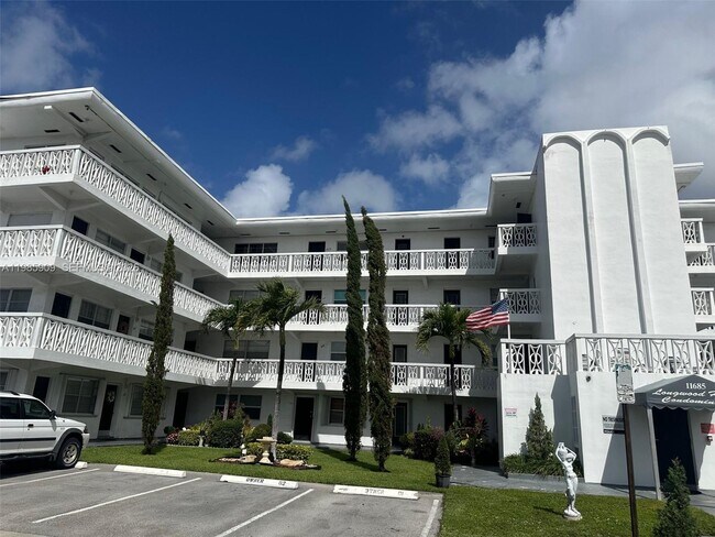 Building Photo - 11685 Canal Dr