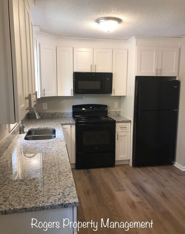Building Photo - Convenient Modern Townhome in Creedmoor