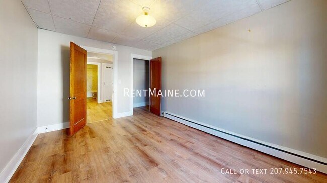 Building Photo - 5 Monument St