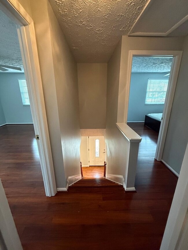 Building Photo - 8302 White Star Ct