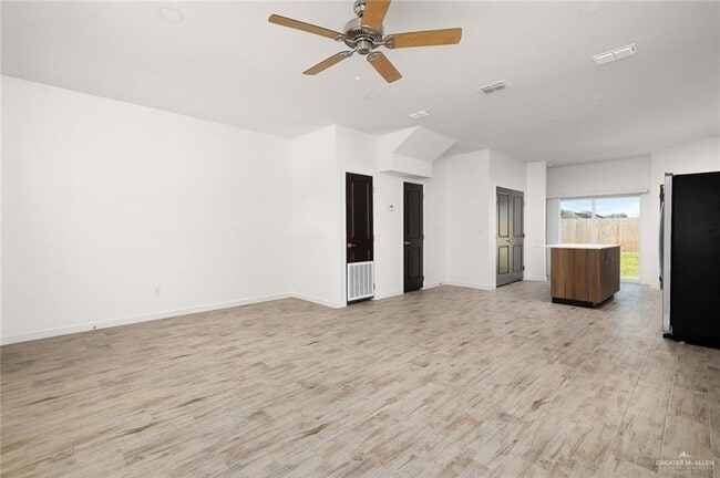 Building Photo - 601 Jasper St