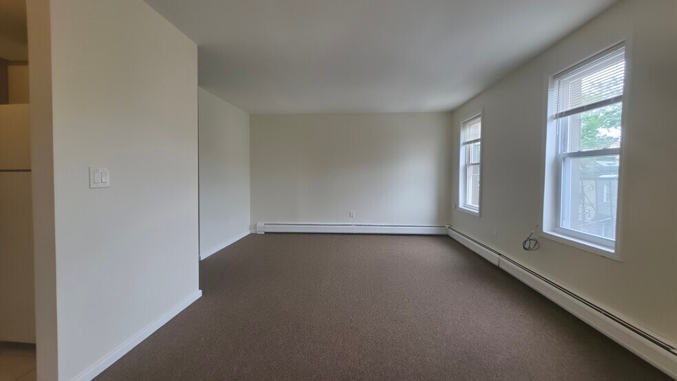Building Photo - 77 Colgate St