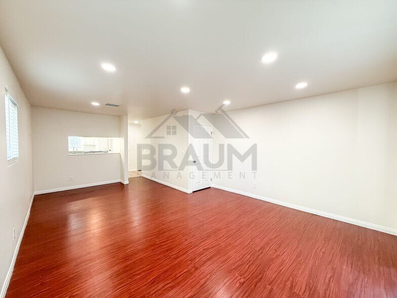 Building Photo - 14257 Friar St