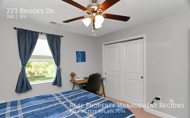 Building Photo - 223 Brooks Dr