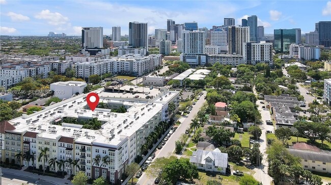 Building Photo - 533 NE 3rd Ave