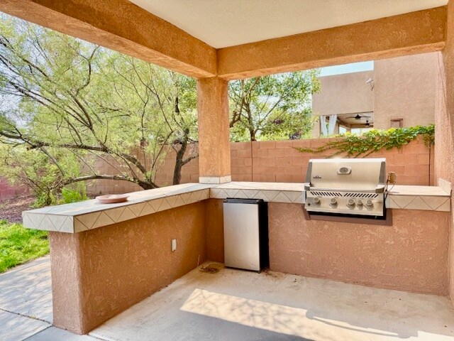 Building Photo - 15 Los Miradores Dr NE