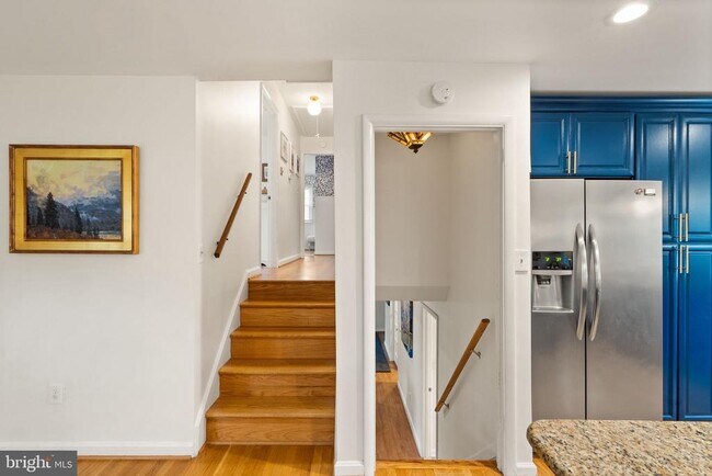 Building Photo - 4408 Tarpon Ln