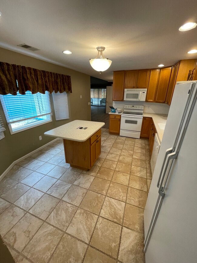 Building Photo - 602 Wisteria Ln