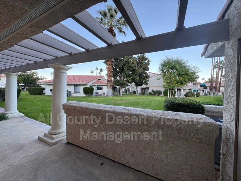 Building Photo - 2701 E Mesquite Ave