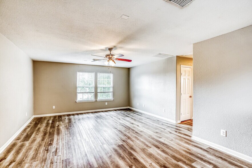 Building Photo - 4703 Montclair Hill Ln