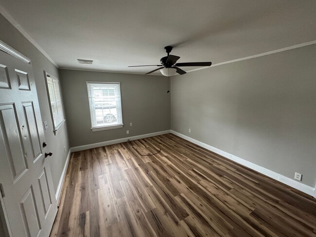 Building Photo - Like New Construction - Premium Finishes T...