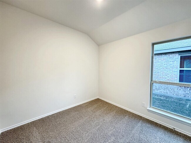 Building Photo - 810 Shear Dr