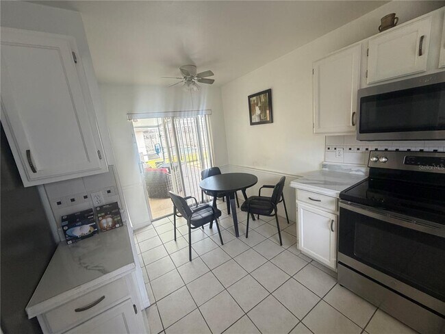 Building Photo - 3141 Arrow Dr