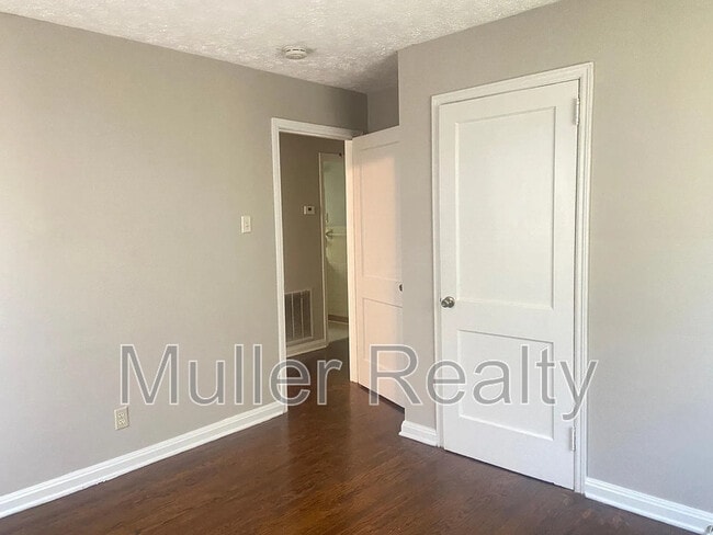 Building Photo - 3010 Boright Dr