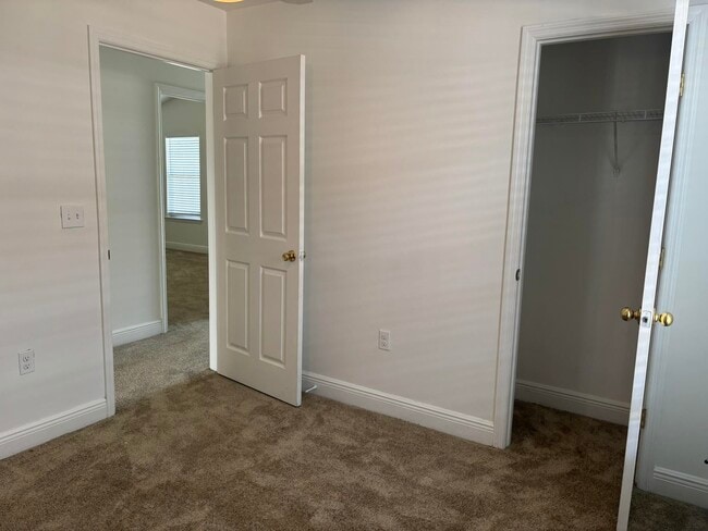 Building Photo - 3326 Golden Rain Dr
