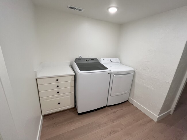 Basement Laundry - 555 N 300 E