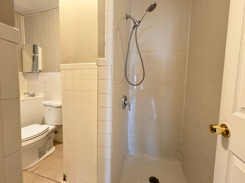 Unit 1B - 41 W 54th St