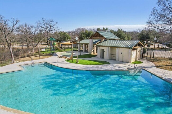 Building Photo - 2339 Berwick Dr