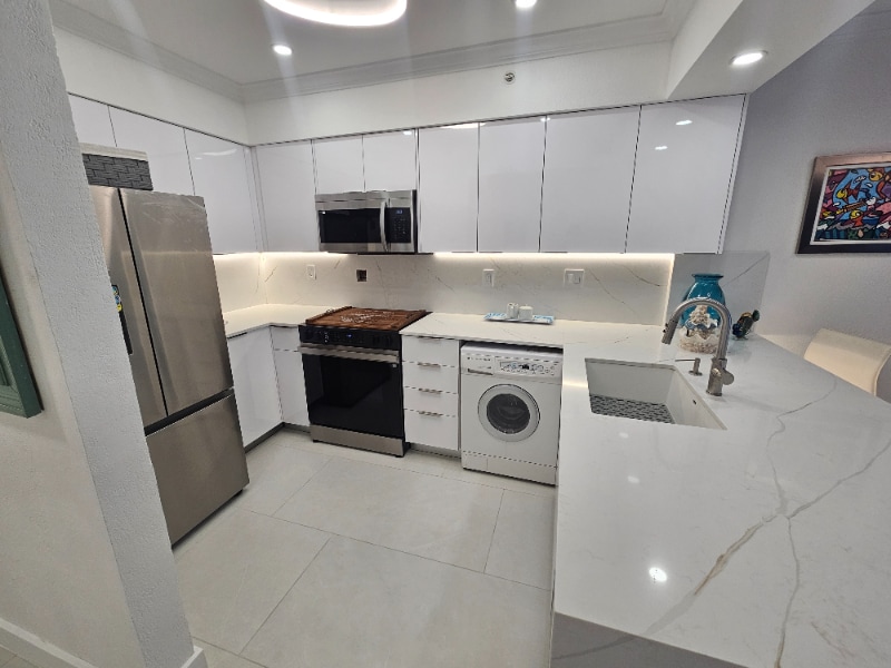 Building Photo - 2501 S Ocean Dr