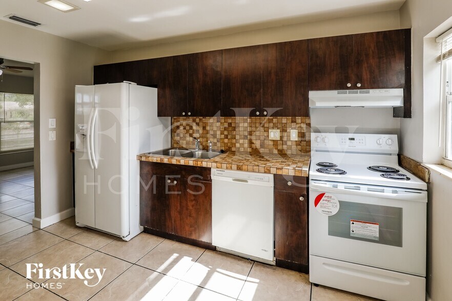 Building Photo - 210 NW 53rd St