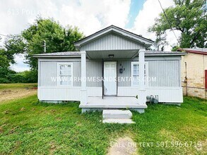 Building Photo - 613 Pollock-