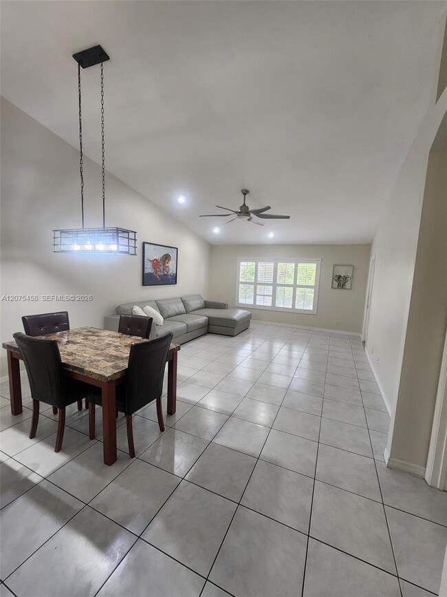 Building Photo - 6053 Heliconia Rd
