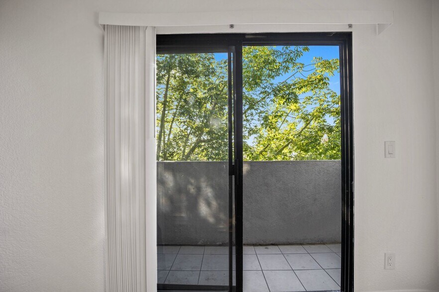 Building Photo - 412 Coronado Ter