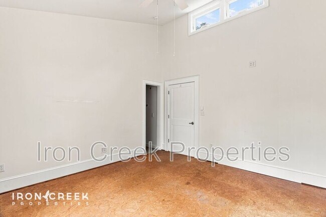 Building Photo - 42 Westover Dr
