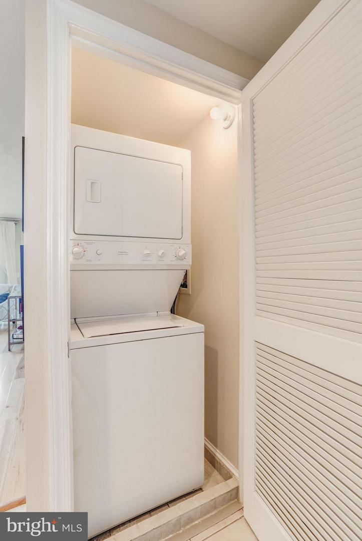 Building Photo - 2451 Midtown Ave