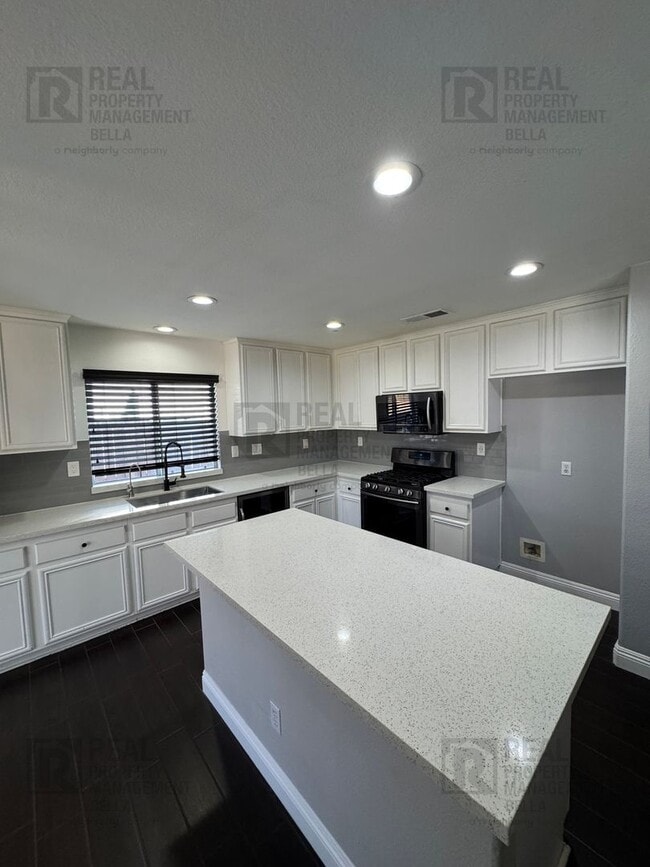 Building Photo - 23694 Canyon Heights Dr
