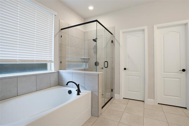 Building Photo - 812 Woodview Ct
