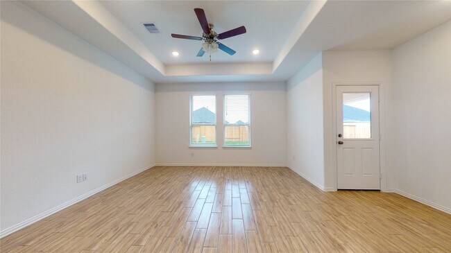 Building Photo - 31314 Whitfield Ct
