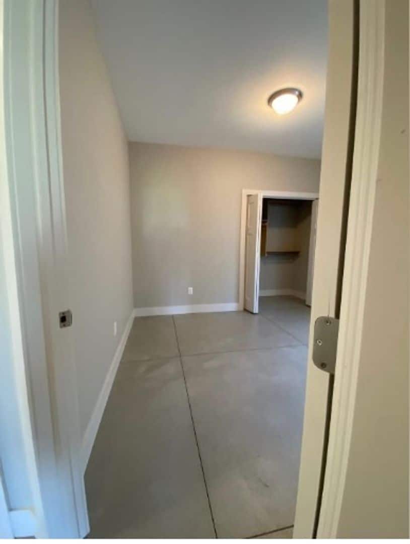 Building Photo - 8160 E 34th Ct S