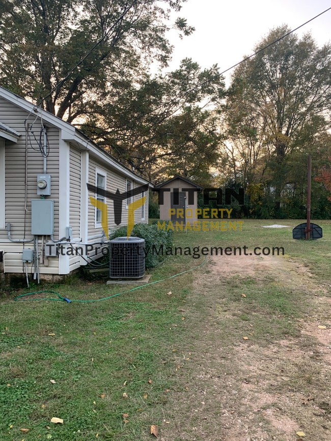 Building Photo - 2Bed/1Bath House