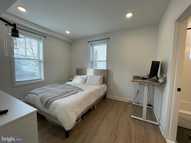 Building Photo - 630 S 19th St