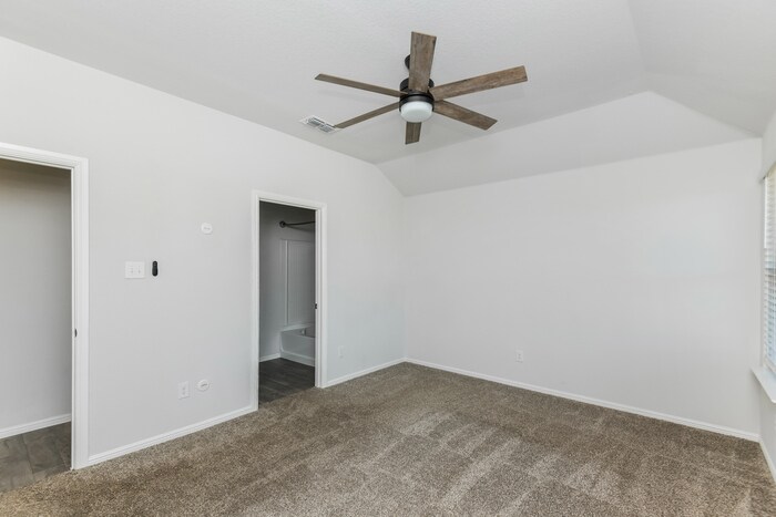 Building Photo - 9732 Walnut Cove Dr