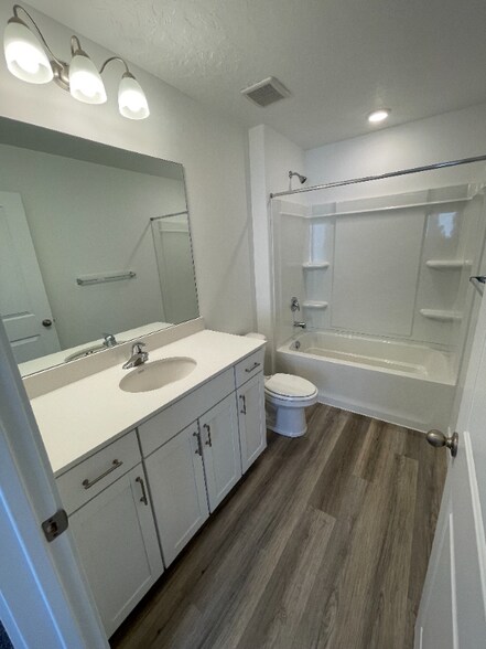 Building Photo - 1126 E Trident Dr