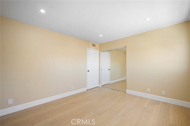 Building Photo - 635 E Elmwood Ave