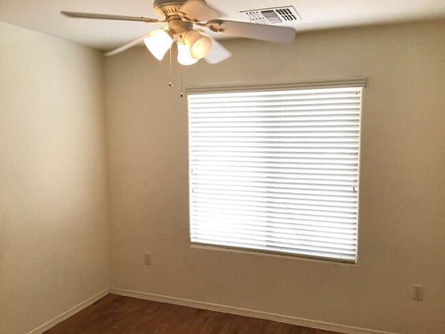 Building Photo - Beautiful 3Bed & 2Bath w/ Den, near Davis Monthan, Vail school district