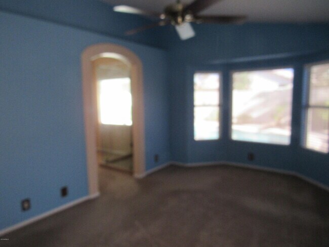 Building Photo - 853 E Constitution Dr