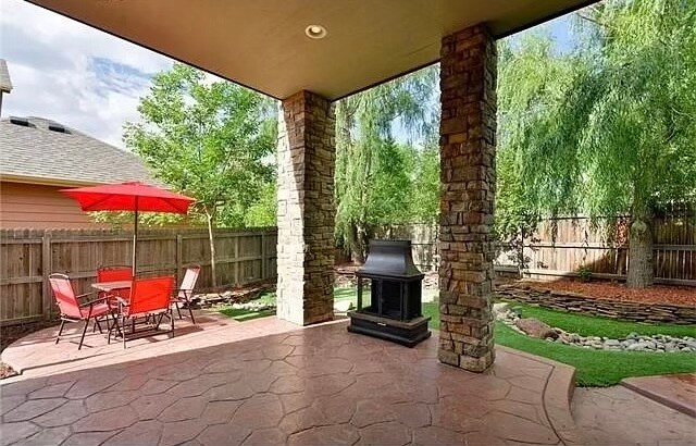 Building Photo - 6542 Shimmering Creek Dr