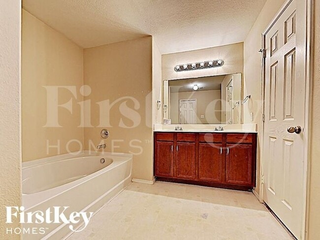 Building Photo - 1608 Quails Nest Dr