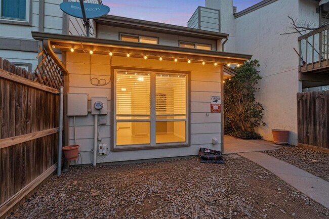 Building Photo - 2018 Warnford Pl