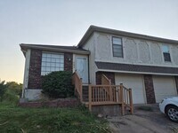 Building Photo - 803 S Medford Cir